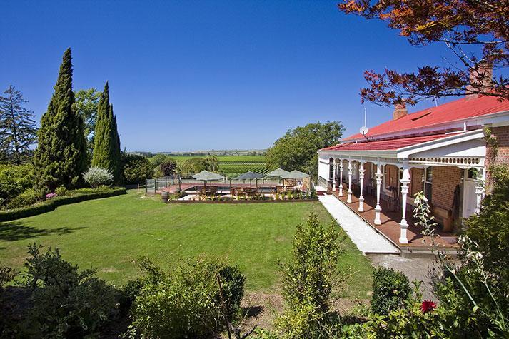 Hotel Ugbrooke Country Estate Lower Dashwood Esterno foto